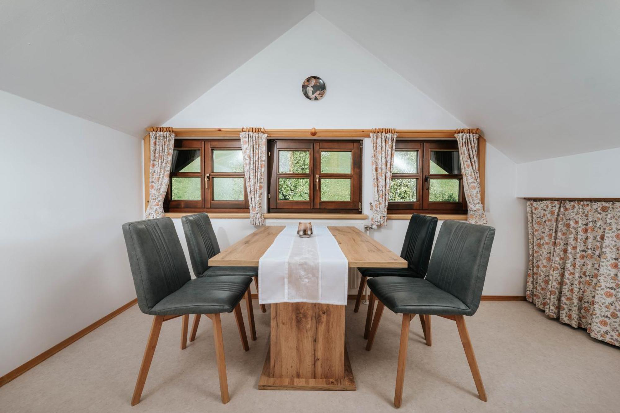 Ferienwohnung Syen Grundlsee Pokoj fotografie